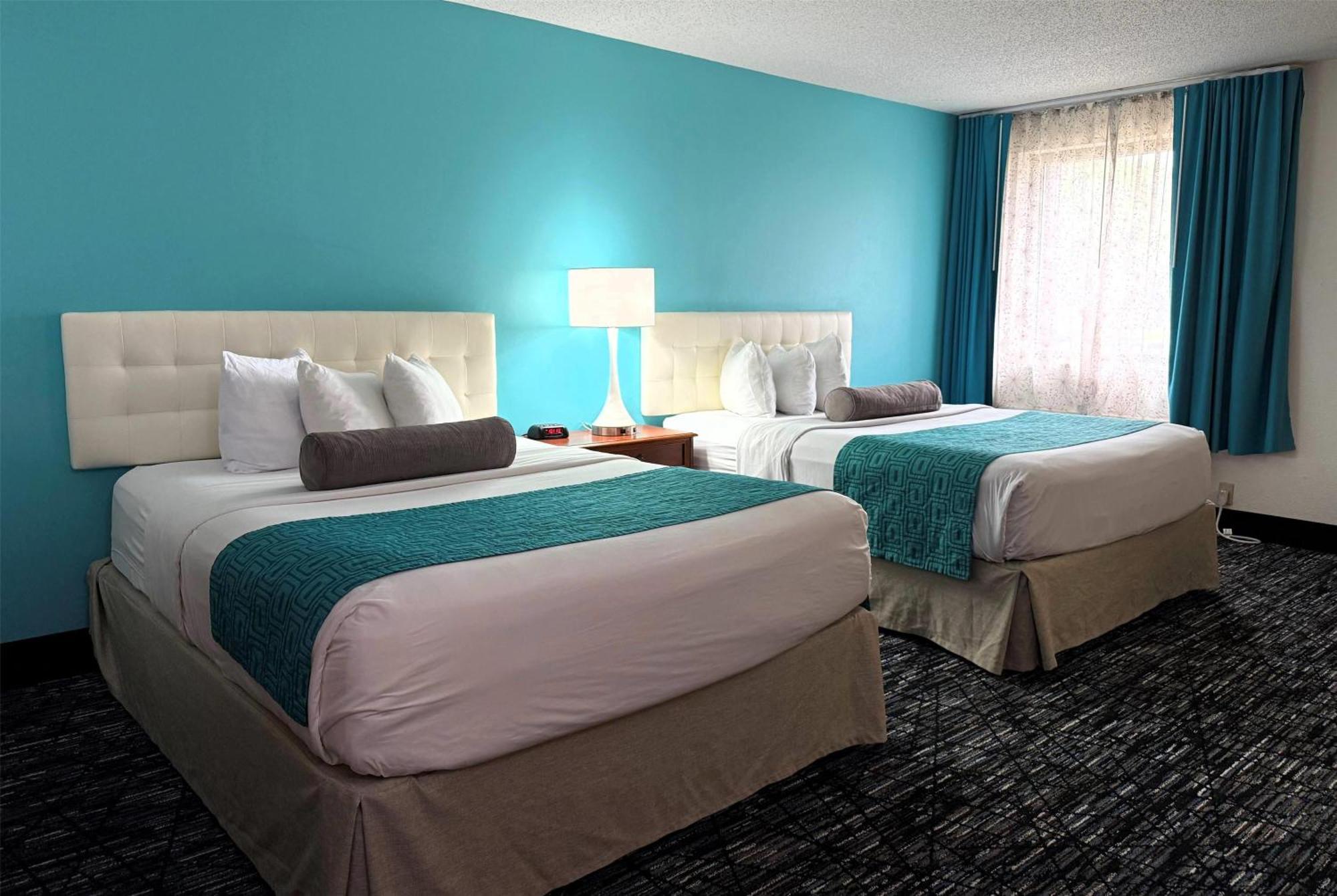 Howard Johnson By Wyndham Evansville East Exterior photo